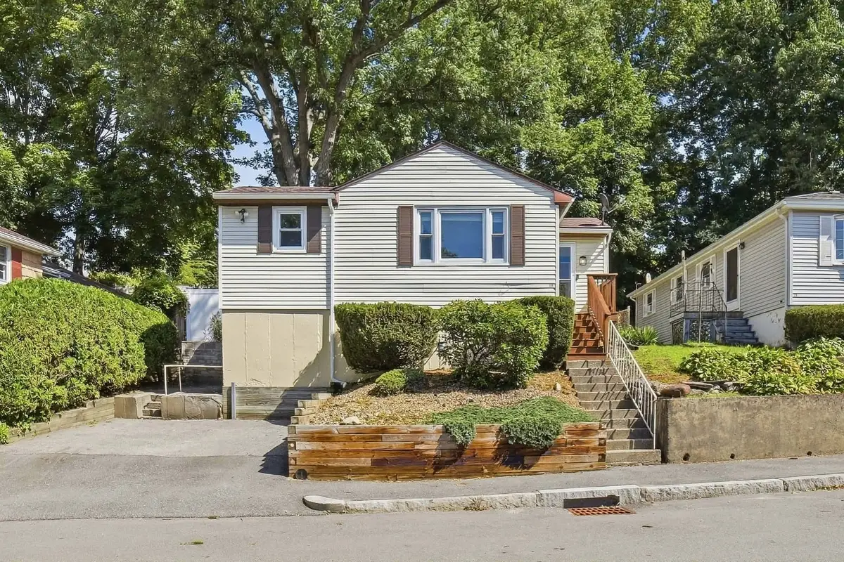 19 Harold St, Worcester, MA 01604 - #1