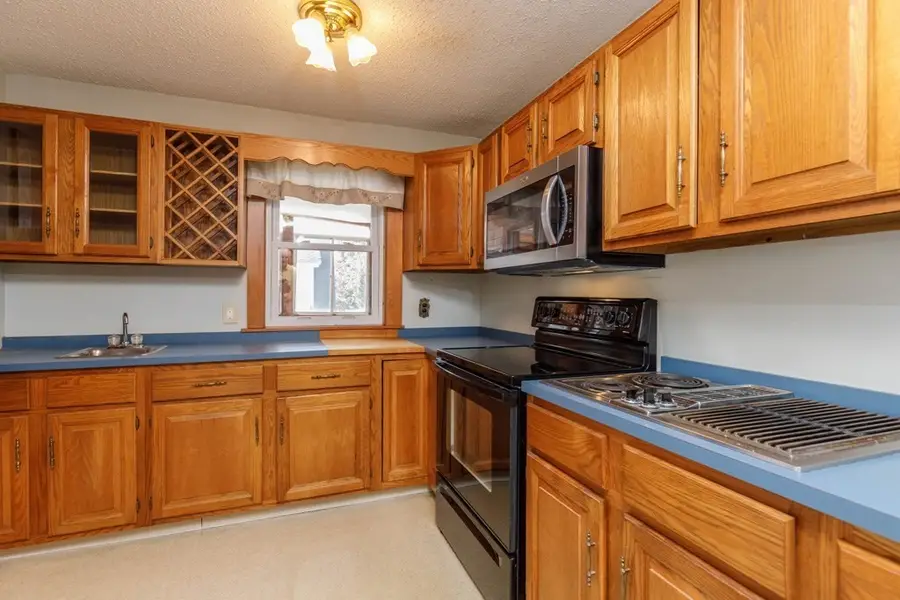 12 Abbott Street, Gardner, MA 01440 - #3