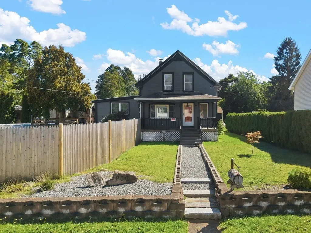 950 Glen St, New Bedford, MA 02745 - #1
