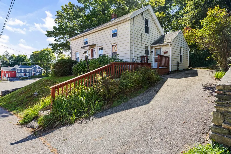 11 Prospect St, Spencer, MA 01562 - #3