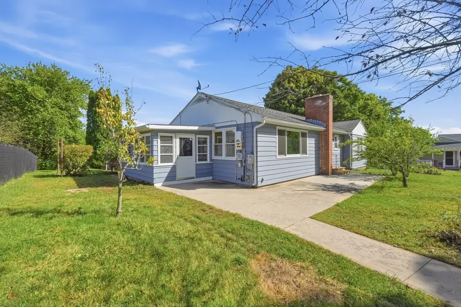 107 South St, East Brookfield, MA 01515 - #3