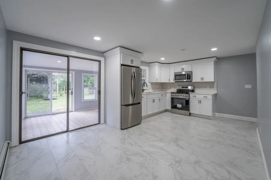 12 Melrose Ave, Dartmouth, MA 02747 - #2