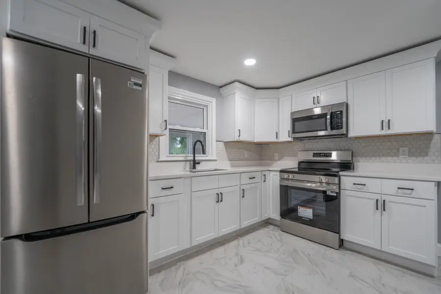 12 Melrose Ave, Dartmouth, MA 02747 - #3