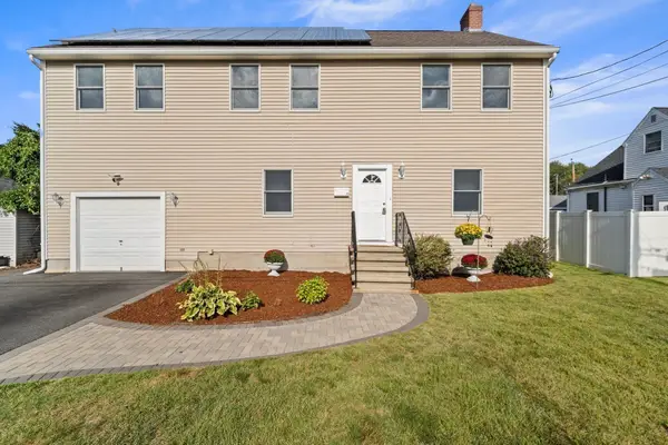 11 Sendick Rd, Woburn, MA 01801