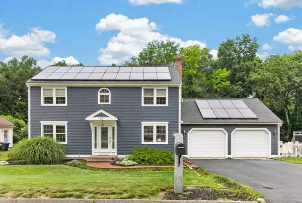 20 Indian Ridge Dr, Leominster, MA 01453