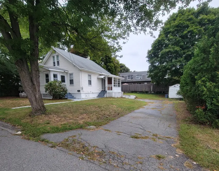 185 Dracut St, Lowell, MA 01854 - #2