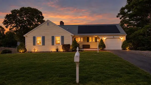 52 Early Redberry Ln, Yarmouth, MA 02675