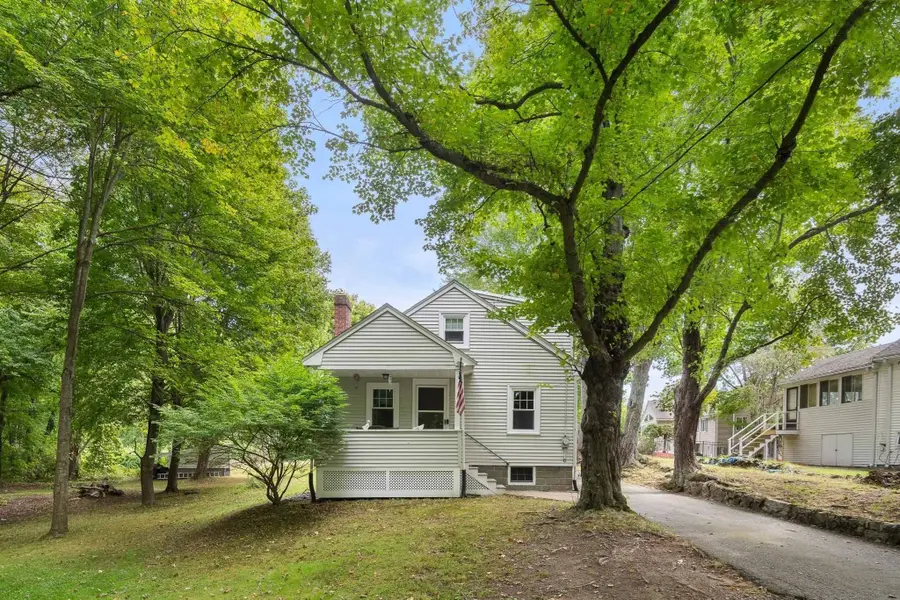 39 Montrose Ave, Wakefield, MA 01880 - #2