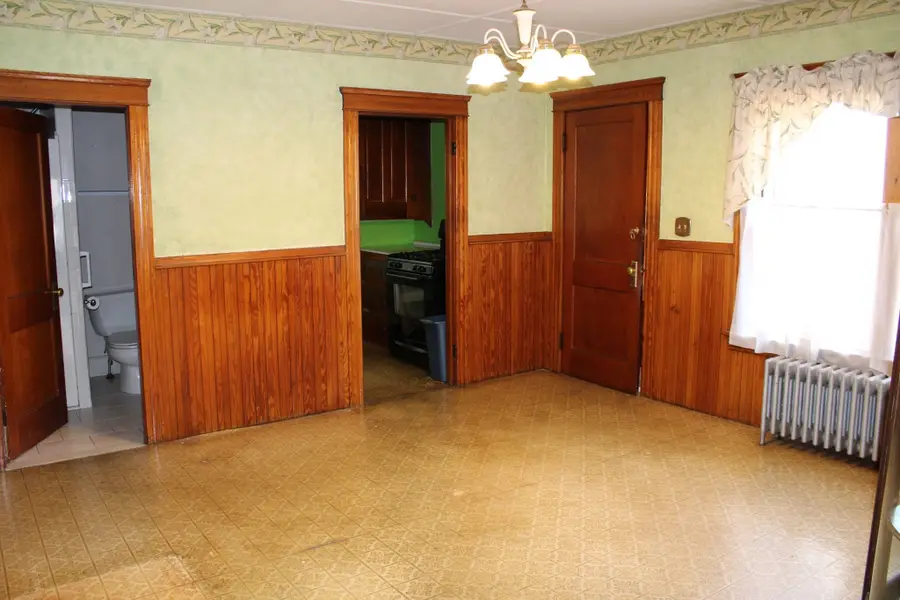17 Clarence St, Attleboro, MA 02703 - #2