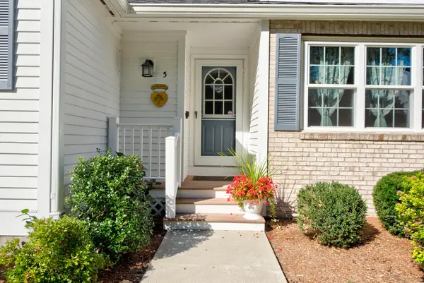 5 Pear Tree Ln #5, Franklin, MA 02038