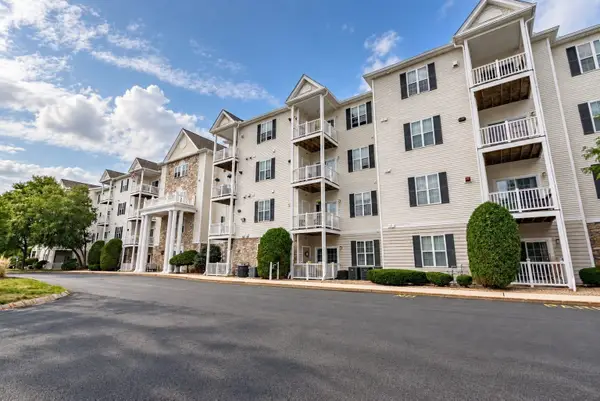 23 Hampshire Rd #113, Methuen, MA 01844