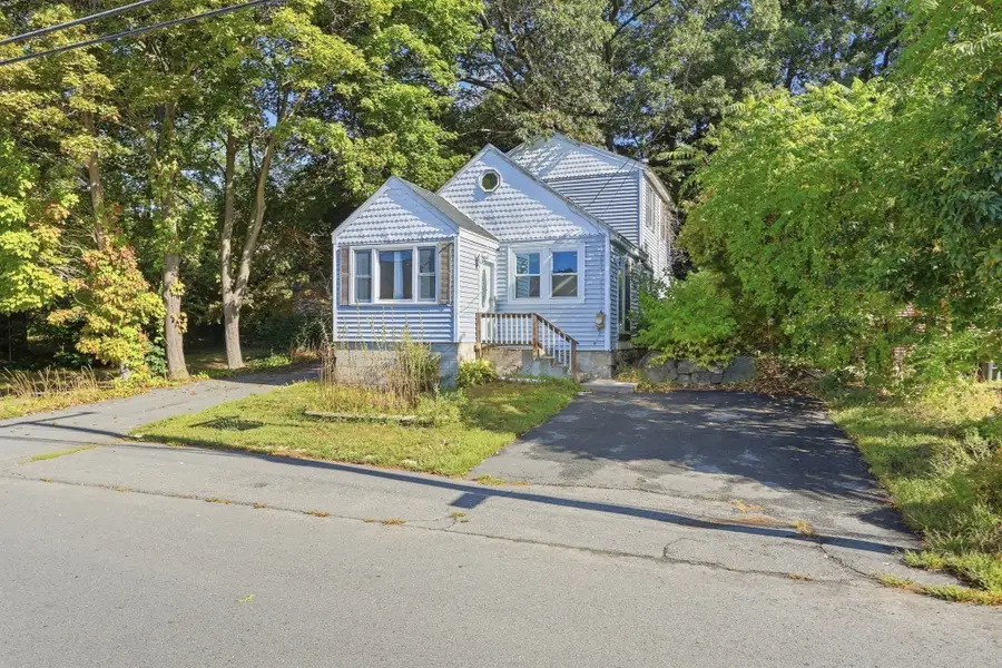 141 Long Pond Dr, Dracut, MA 01826 - #2