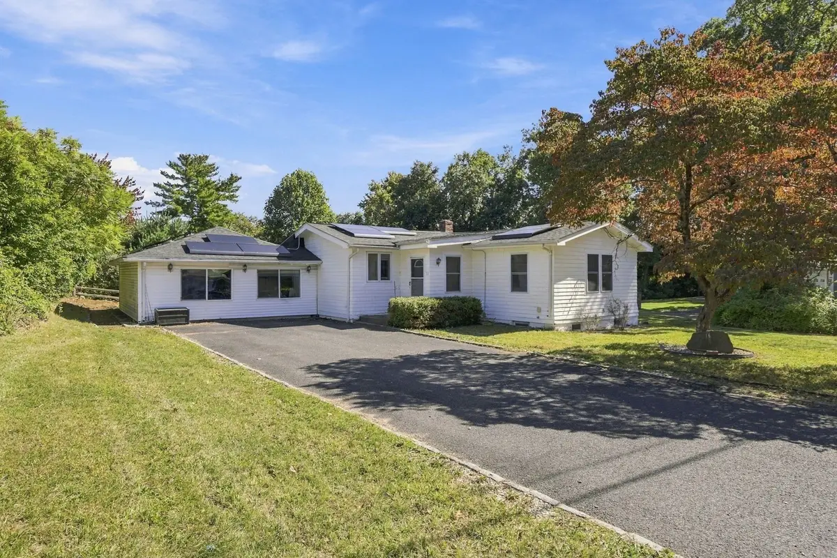 16 Oak St, Southwick, MA 01077 - #1