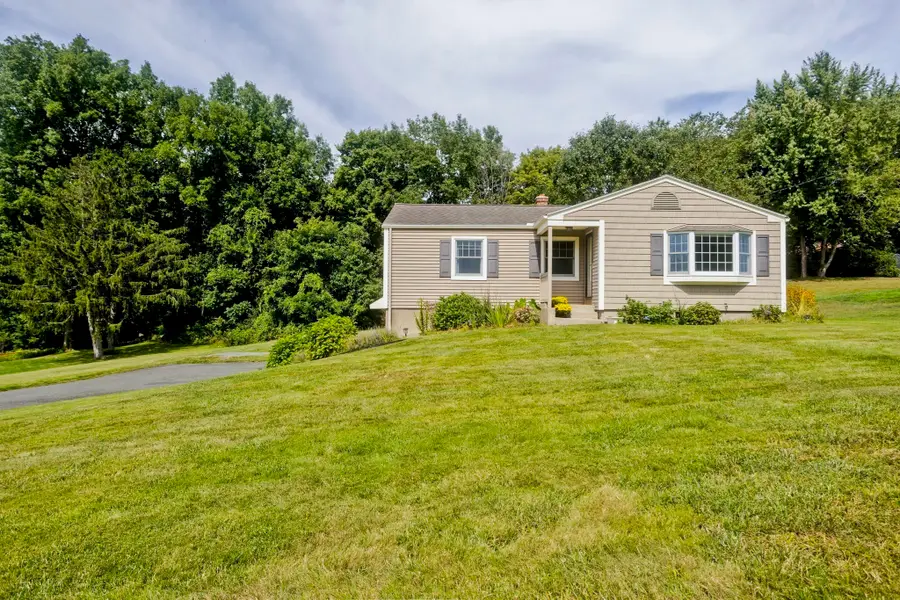 14 Echo Valley Dr, Hampden, MA 01036 - #2