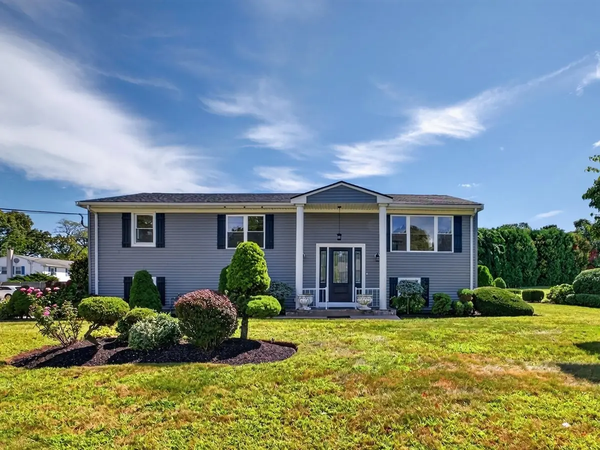 585 N Eastern Ave, Fall River, MA 02720 - #1
