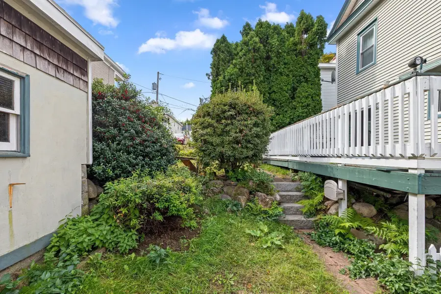272 Shaw St, Lowell, MA 01851 - #3