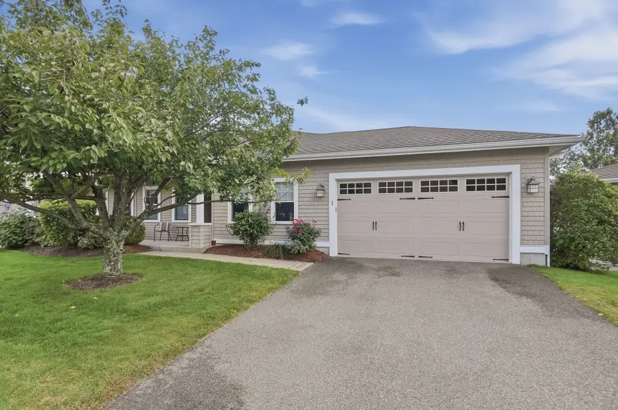 1 Hawthorne Path #1, Milford, MA 01757 - #2