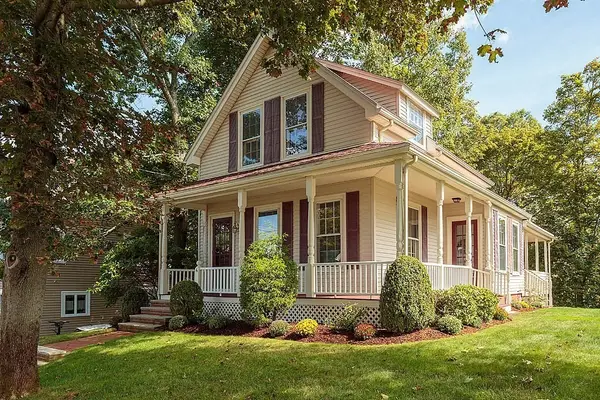 4 Highland Ave, Stoneham, MA 02180