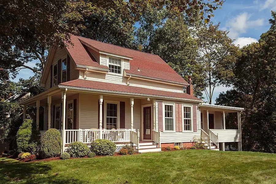 4 Highland Ave, Stoneham, MA 02180 - #3