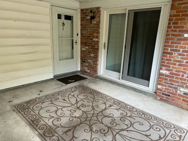 40 Halifax #E, Springfield, MA 01108