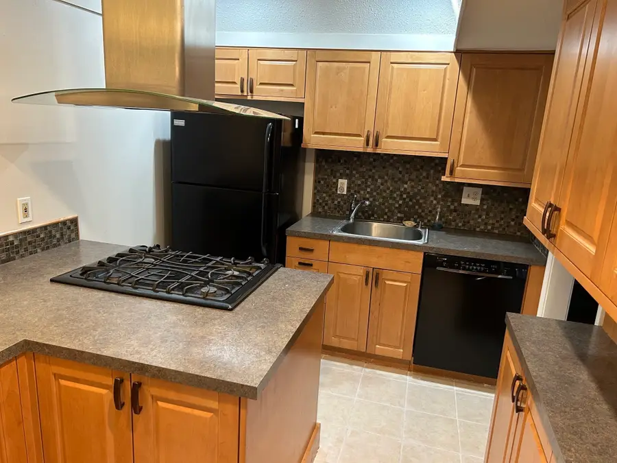 40 Halifax #E, Springfield, MA 01108 - #3