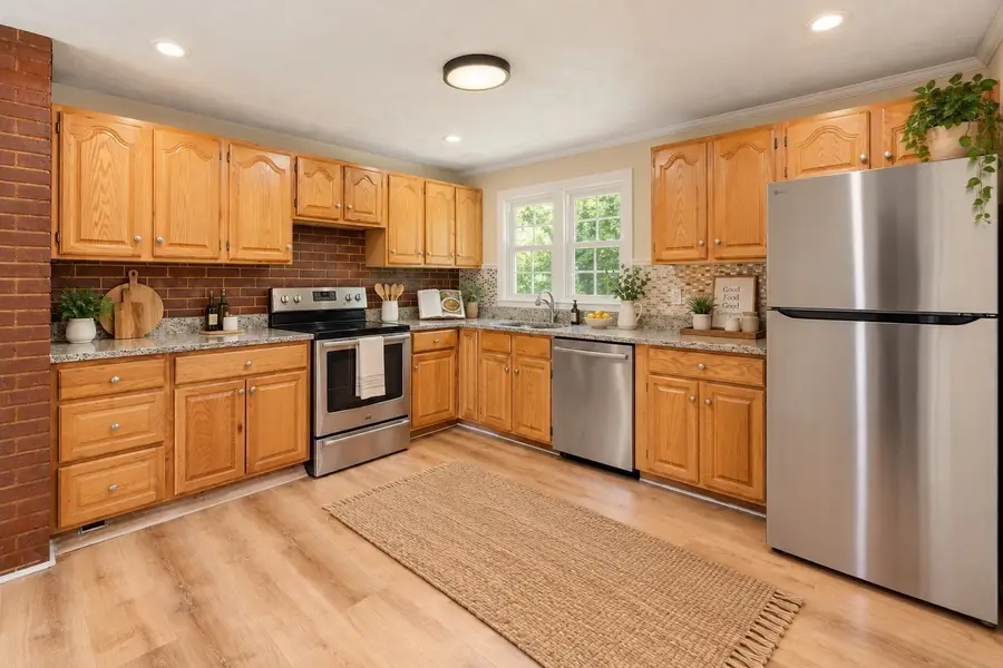 122 Elsie Rd, Brockton, MA 02302 - #3