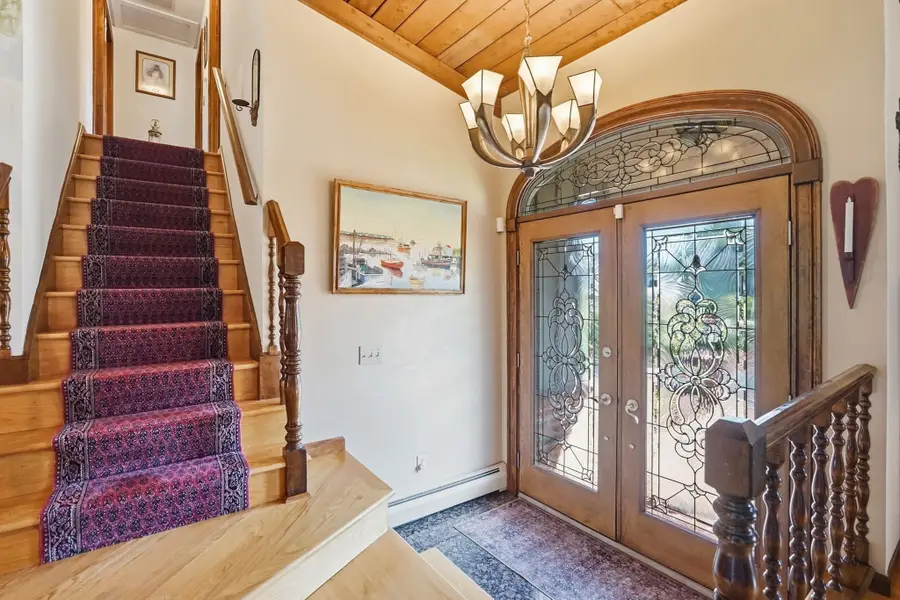 105 Higher Brook Dr, Ludlow, MA 01056 - #3
