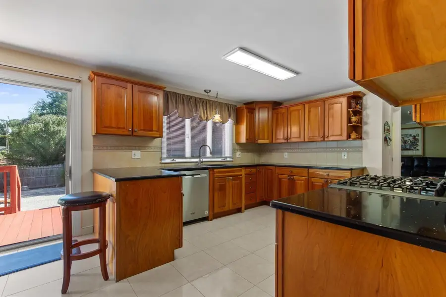 159 Braemoor Rd, Brockton, MA 02301 - #3
