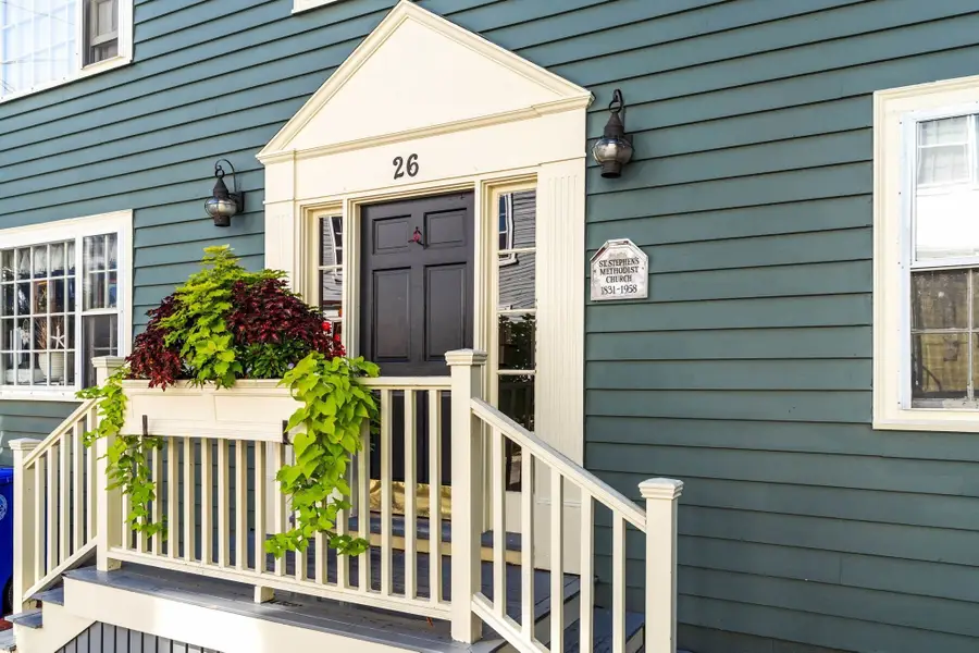 25 Summer St #5, Marblehead, MA 01945 - #2