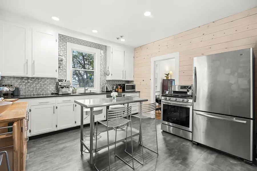 103 Newtonville Avenue, Newton, MA 02458 - #3