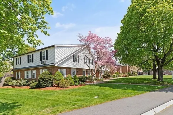 72 E Water St #72, North Andover, MA 01845