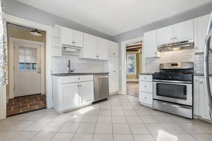 34 Parkwood Street, Springfield, MA 01108 - #3