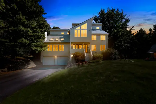 48 Hickory Dr, Worcester, MA 01609