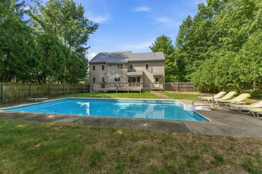 48 Hickory Dr, Worcester, MA 01609 - #2