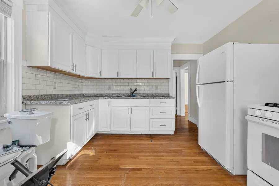 218-220 Walden St, Cambridge, MA 02140 - #2