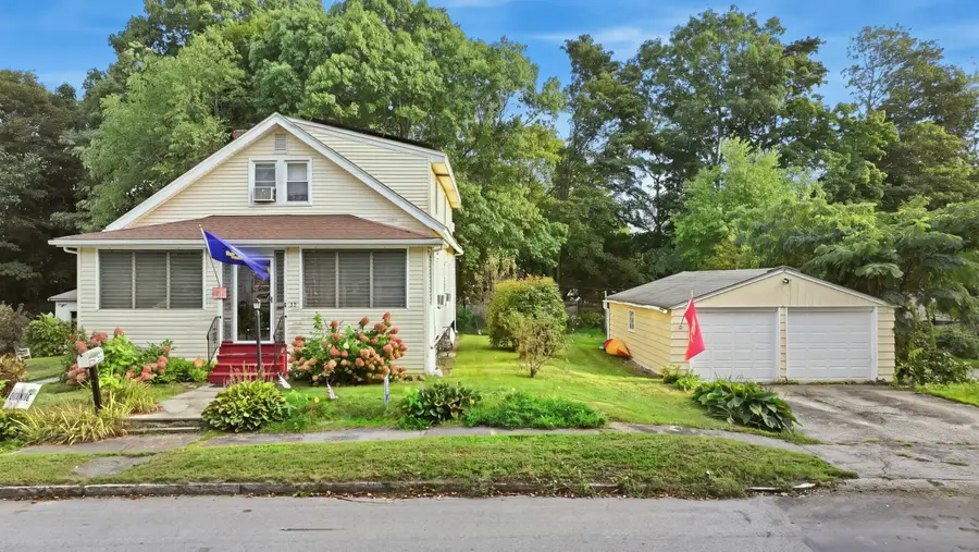 55 Clover St, Worcester, MA 01603 - #3