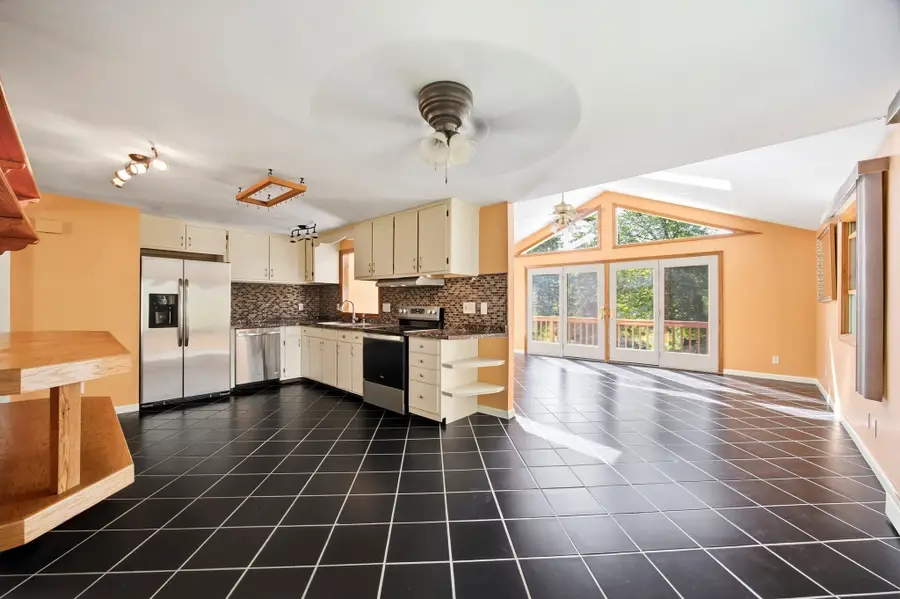 12 Kensington Ave, East Longmeadow, MA 01028 - #2