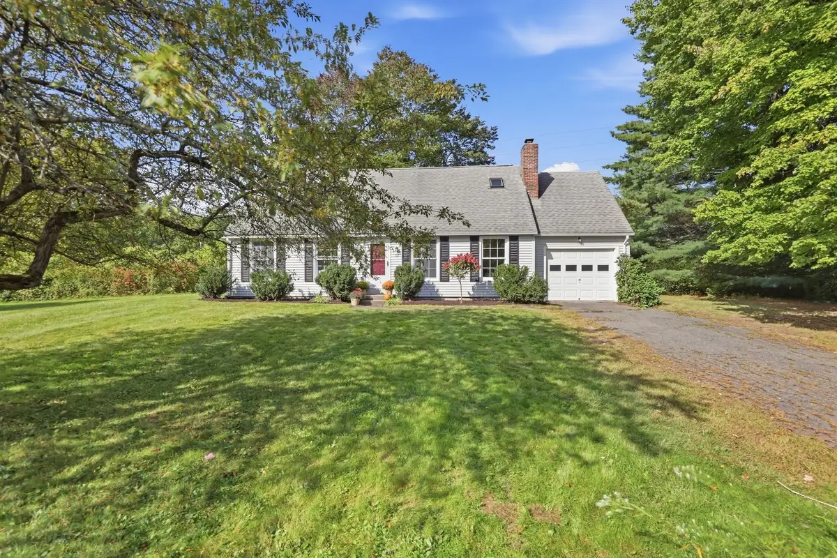 15 Surrey Ln, Amherst, MA 01002 - #1