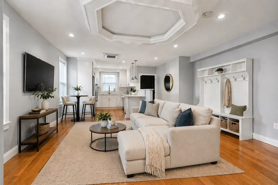 14 Farragut Ave #1, Somerville, MA 02144 - #2