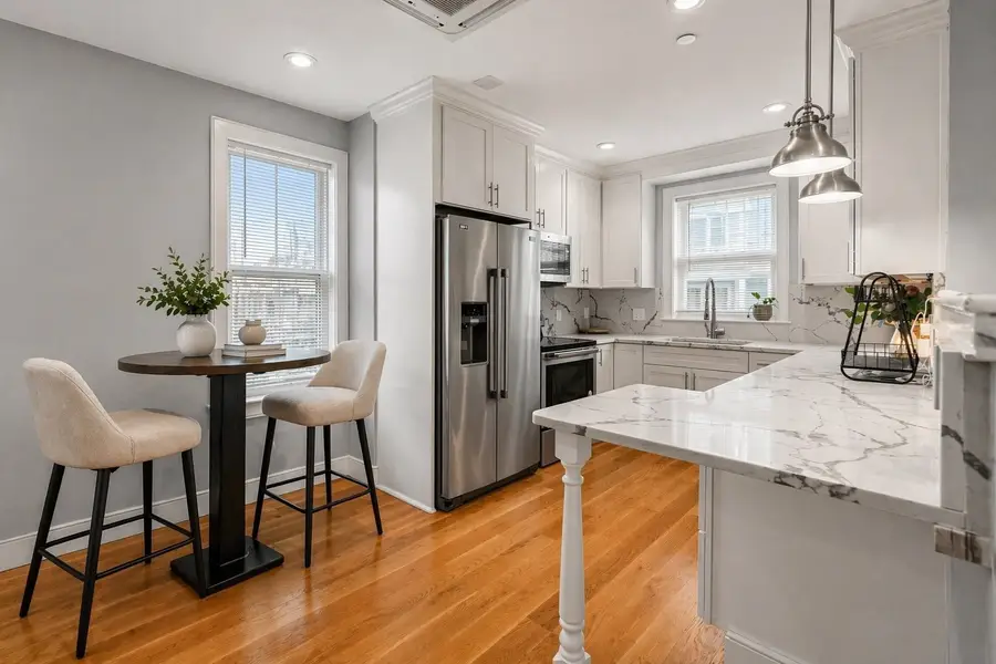 14 Farragut Ave #1, Somerville, MA 02144 - #3