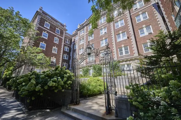 7 Arlington St #4, Cambridge, MA 02140
