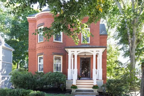 16 Kent Sq. #2, Brookline, MA 02446