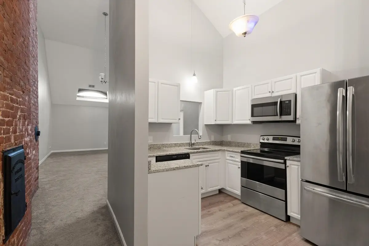 31 Elizabeth St #303, Worcester, MA 01605 - #1