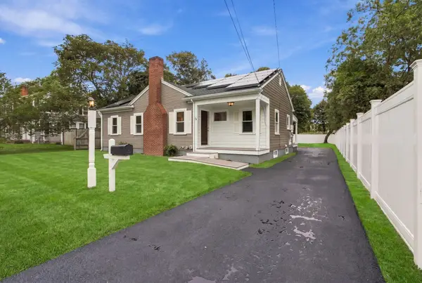 18 Murphy Rd, Barnstable, MA 02601