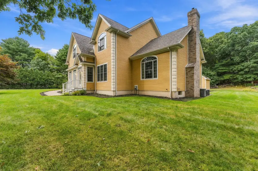22 Division St, Seekonk, MA 02771 - #2