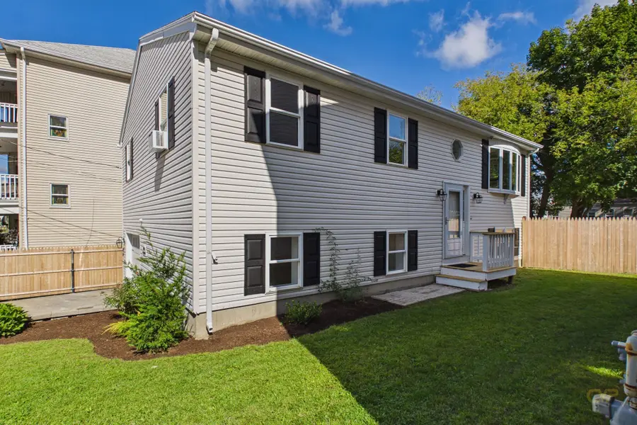 102 Vestal St, Fall River, MA 02720 - #3