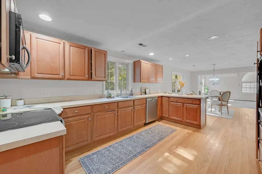 65 Charlton Rd, Dudley, MA 01571 - #3