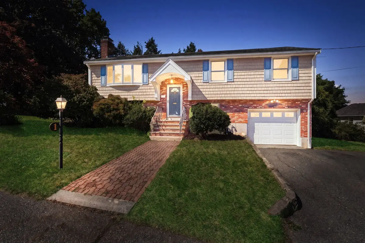 1 Lisa Drive, Woburn, MA 01801 - #1