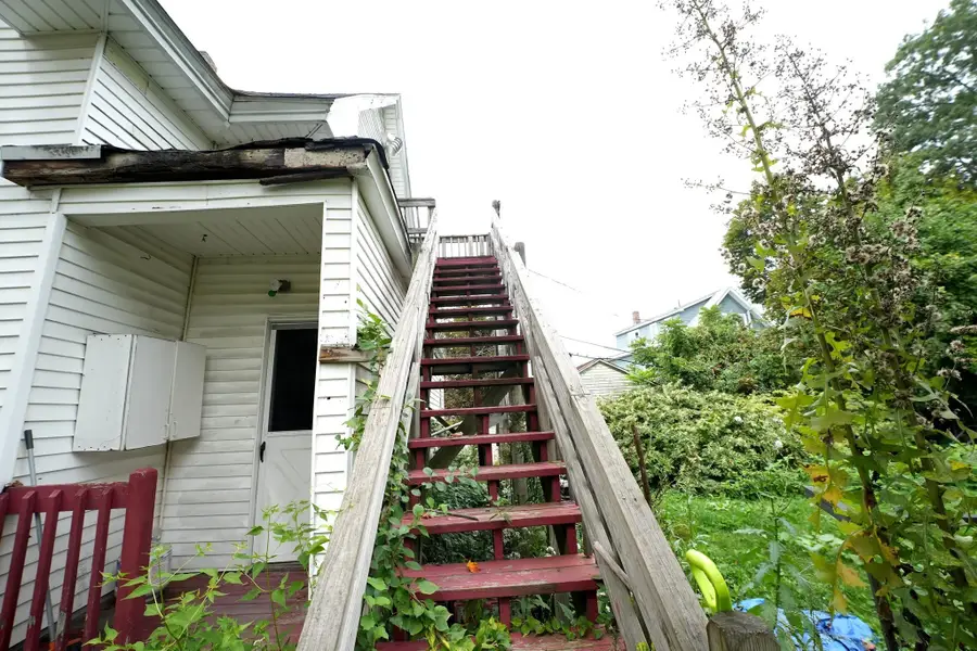 3 Clifton Ter, Worcester, MA 01610 - #3