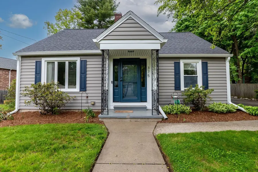 375 Union St, Millis, MA 02054 - #3